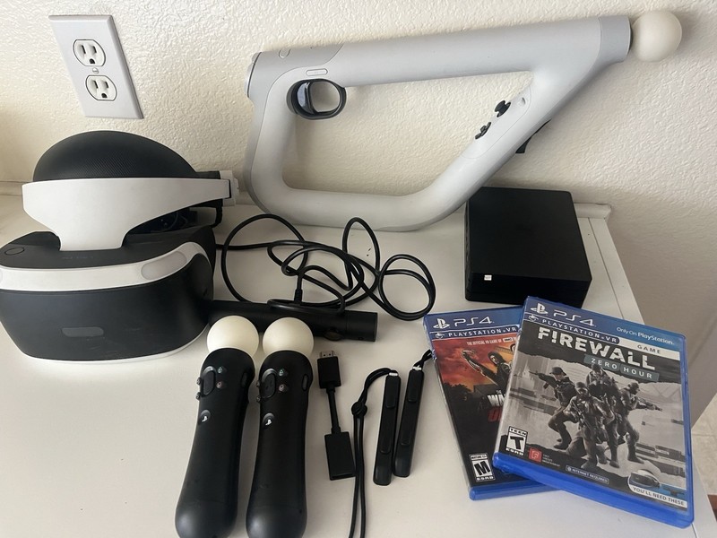 Sony PlayStation PSVR Bundle Camera 2 Move Controllers Aim Controller + 2 Games