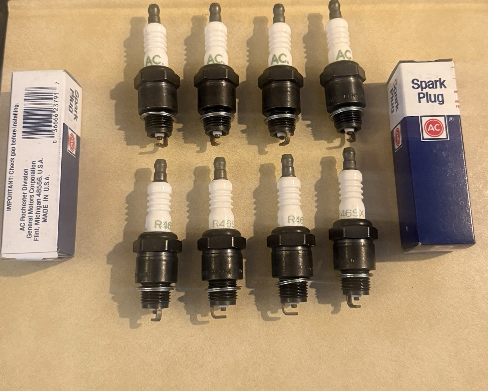 NOS Spark Plugs AC Delco GM R46SX 5613881 Box Of 8