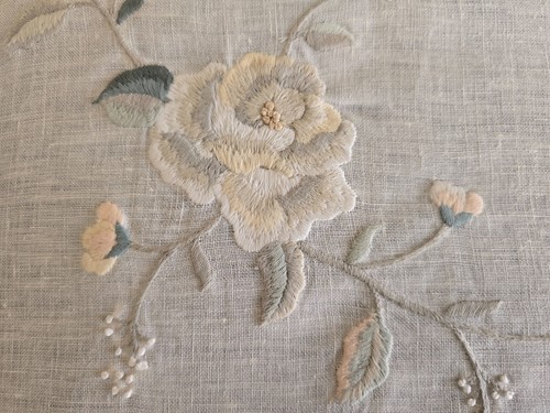 Copriletto lino Bellora ricamo a macchina rifinito a mano king size 280x295 cm - Foto 6 di 12