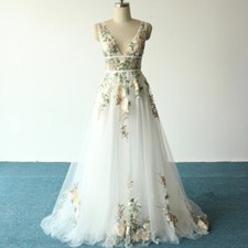 Modern 3D Appliques Wedding Dresses Deep V Neck Backless Tulle Bridal Gowns New