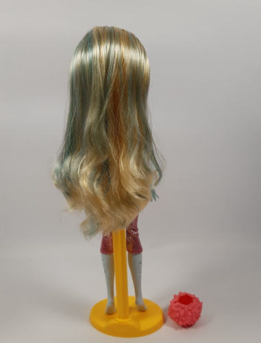Monster High Doll Picture Day Lagoona Blue - Picture 4 of 7