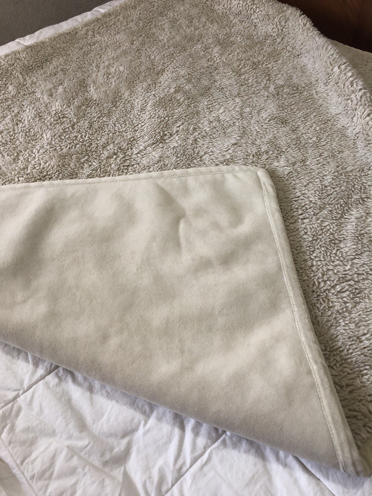 Pottery Barn Faux Fur Textured Throw Blanket Heavy Ivory 50x60 in EUC