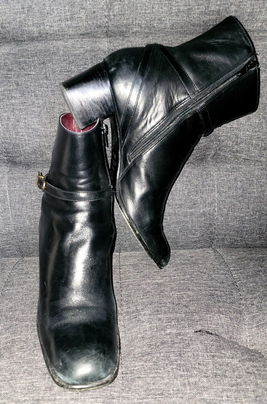 Bild 1 von 12