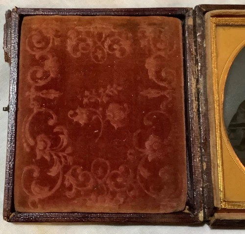 Antique Vintage Civil War Era Daguerreotype Photo Frame of Woman, Good cond