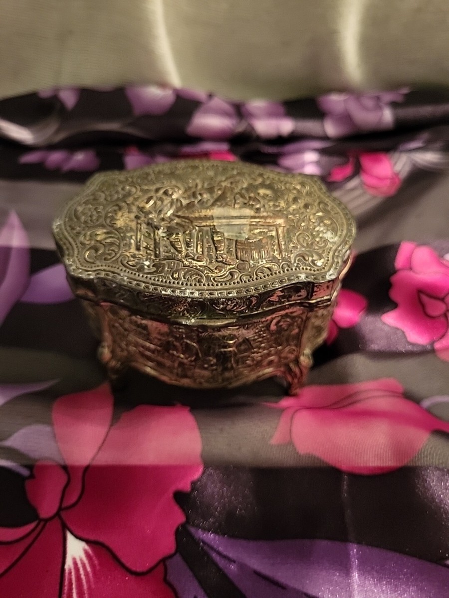 Dutch/Colonial Silver Metal Oval Casket Jewelry Box Vtg Dutch/Colonial Silver Metal Oval Casket Jewelry Box Vtg
