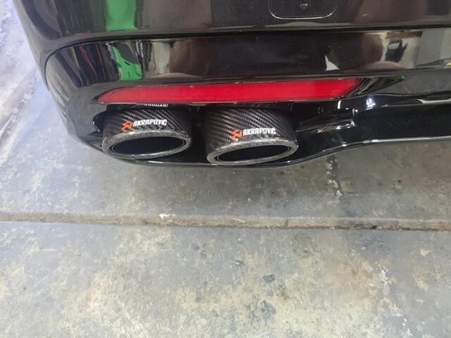 GLOSS BLACK CARBON FIBRE AKRAPOVIC EXHAUST TIPS 2 X 3.5” TWIN Y PIECE STAGGERED - Picture 9 of 10