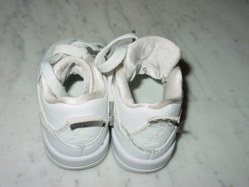 2016 Nike Air Jordan Retro 4 "Pure Money" White/Metallic Silver Shoes! Size 4C - Picture 3 of 12