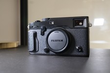 Fujifilm X-Pro2 inkl. Original Handgriff &ndash; unter 6.000 Ausl&ouml;sungen!