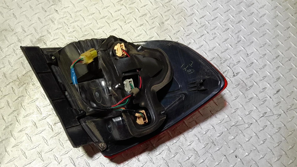 SUZUKI SX4 RIGHT TAILLIGHT SEDAN, 08/07-09/12 - image 2 of 4