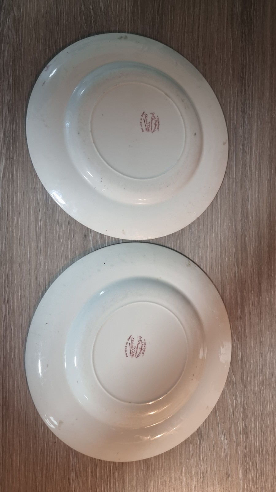 Royal Staffordshire Tonquin Red Clarice Cliff 10in Dinner Plates Pair Vintage image 10
