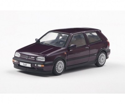 Solido 421438265 - 1:43 VW Golf MKIII VR6 1994 lila - Neu