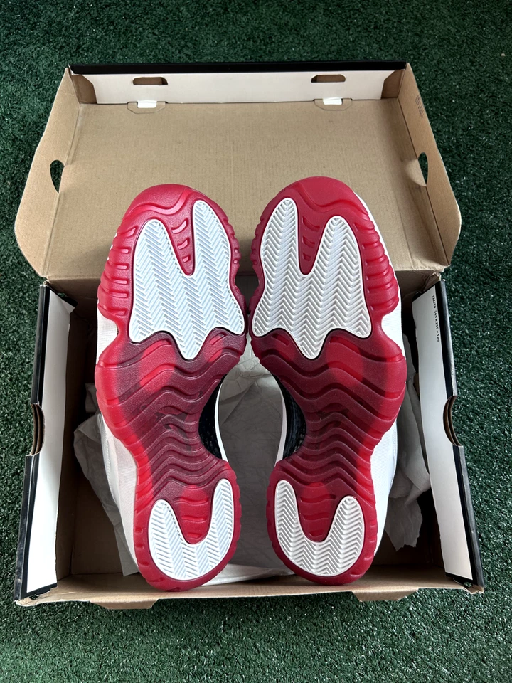 Размер 13 - совершенно новый Air Jordan 11 ретро низкий вишневый низ - Изображение 2 из 3