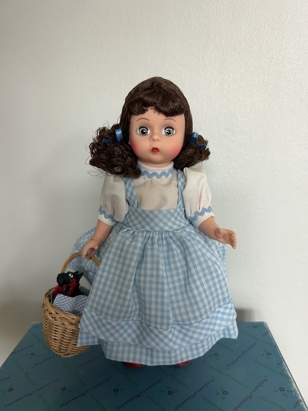 Madame Alexander Dorothy 140464 W/ Basket, Toto & Original Box Wizard Of Oz Doll