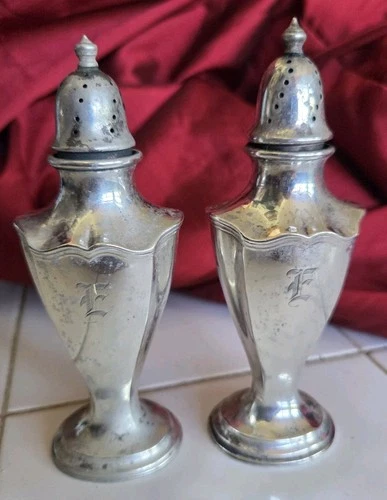 Hepplewhite-plain by Reed and Barton Sterling Silver Salt Pepper Shaker 1907