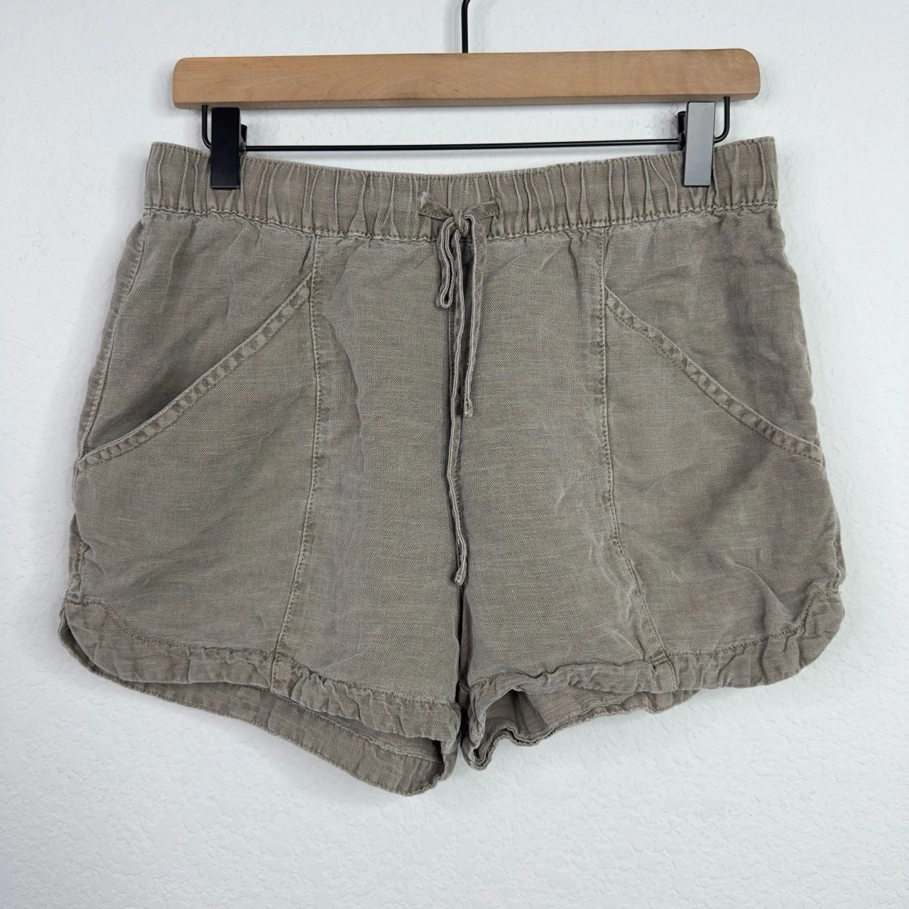 C&C California Shorts Womens M Green Linen Blend Coastal Boho Vacation Relaxed
Opens in a new window