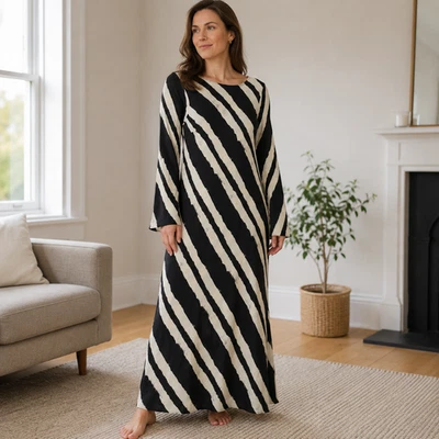 New Look Black Off White Diagonal Stripe Maxi Dress UK 10 Long Sleeve Viscose - Image 1 of 4
