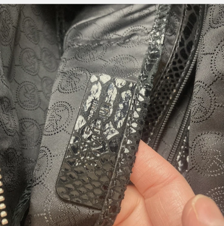 Bolso de hombro Michael Kors cadena serpiente en relieve/cuerpo cruzado Jet Set negro Foto 4 de 4