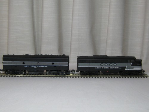 Bachmann DCC/DC New York Central FTA Diesel and FTB Calf HO VGC - Picture 16 of 16