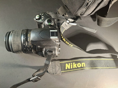 Nikon D40 DSLR Camera Bundle Body, 2 New Batteries & Charger. Strap, Carry Bag