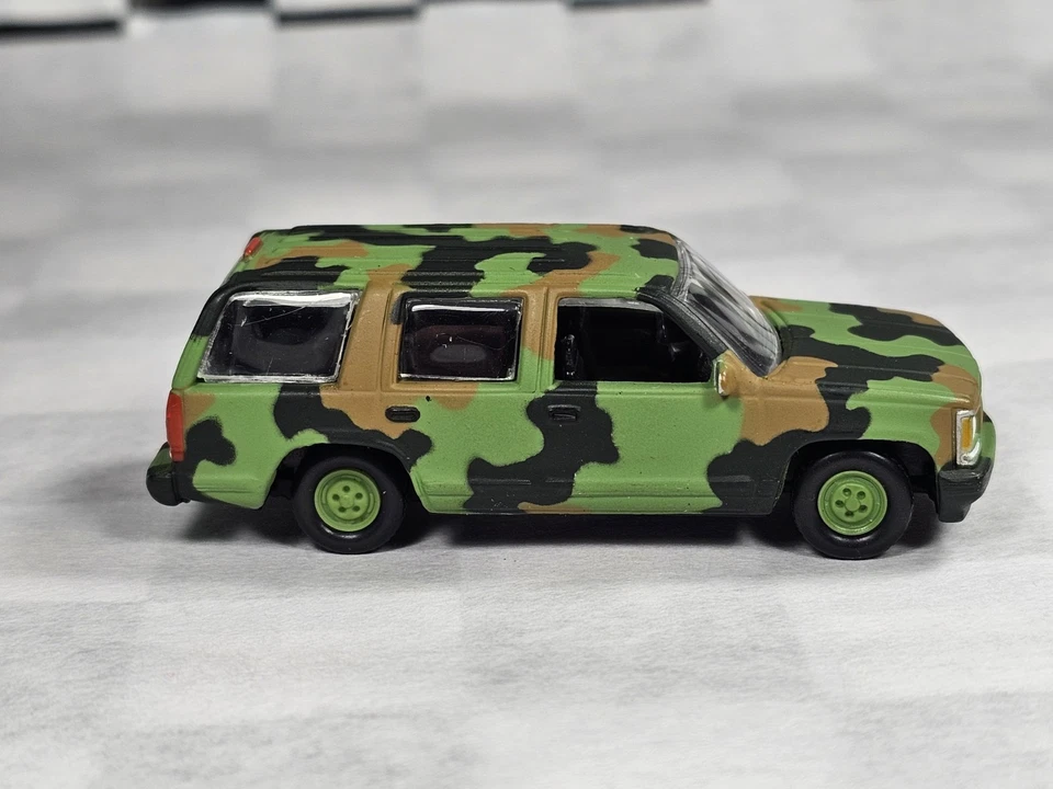 Johnny Lightning 1: 64 美国军队 1997 CUCV-II 雪佛兰司令部 Tahoe 压铸 2001 — 第 2/4 张图片