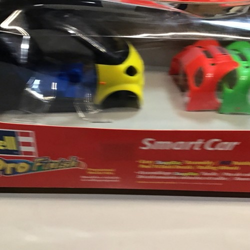 BRAND NEW IN ORIGINAL PACKAGE~RARE~ REVELL PRO-FINISH SMART CAR SCALE 1:24 - Picture 6 of 8