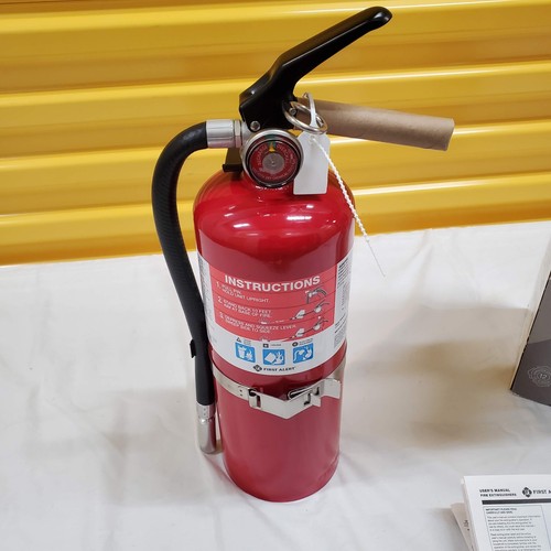 Heavy Duty Fire Extinguisher First Alert FE3A40GR 5 LBS Item #54003 - Picture 11 of 15