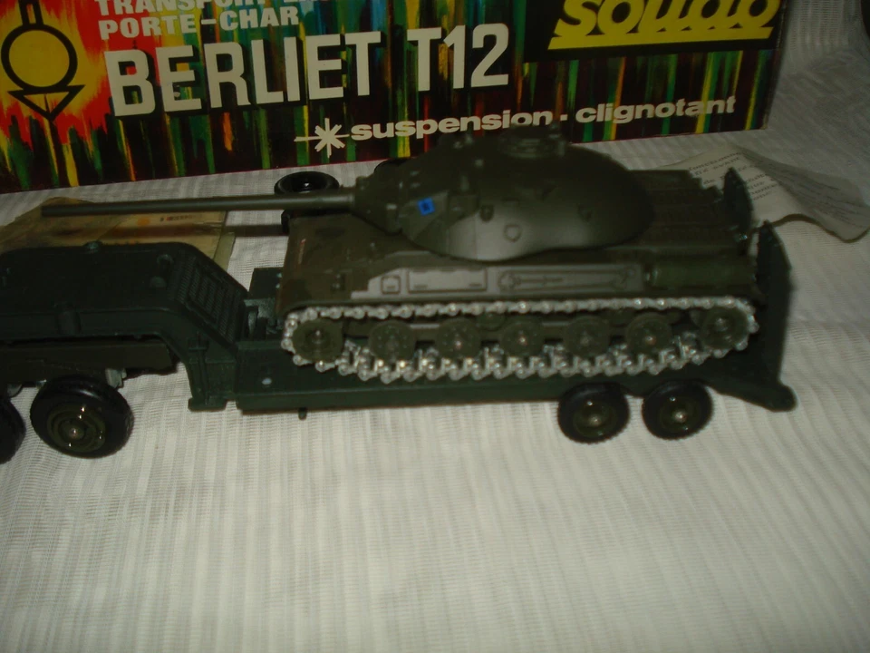 SOLIDO 211 bis : Tracteur Berliet T12 porte char avec char - neuf boîte origine - Photo 3/4