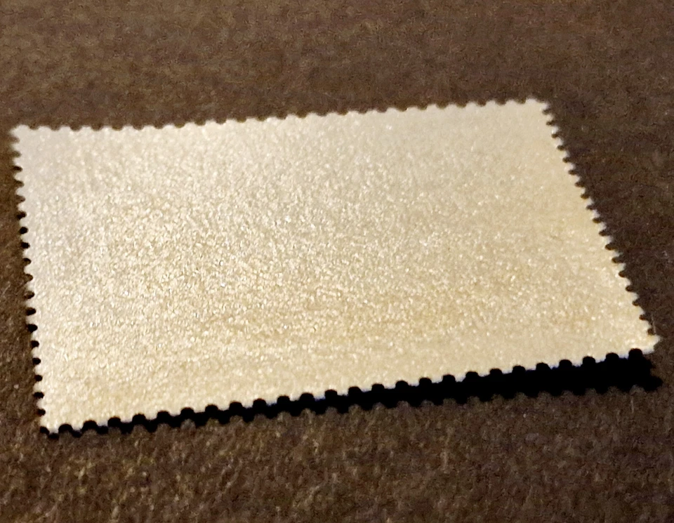 Sello Comoras MNH Cruz Roja ERROR DE SOBREIMPRESIÓN DESPLAZADO - Sobrecarga desplazada Foto 2 de 2