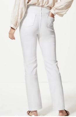 UNA STRAIGHT LEG SOFT WHITE JEANS SIZE 