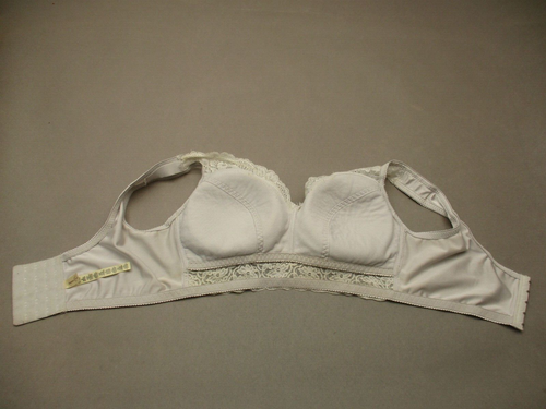 Rhonda Shear Size M Womens Gray Lace Wireless Lined Bralette 8G - Picture 8 of 9