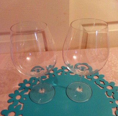 Set of 2 Riedel Vivant Pinot Noir Wine Glasses Blown Crystal