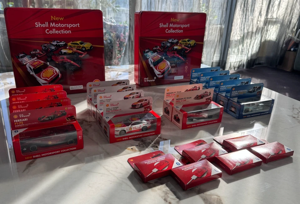 Shell Motorsport Collection 2025 1:41 scale diecast model cars - Pick - Image 2 of 4