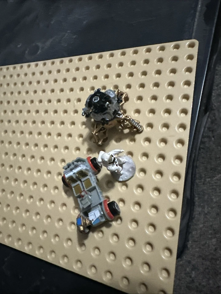 Figura, coche y estación Aloob Space 1989 Foto 2 de 3