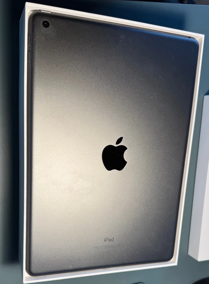 Apple iPad (7th generation) · 32GB · Wi-Fi, Foto 2 von 3
