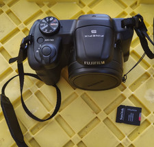 Fuji Finepix S8650 16mp Digital Camera HDMI OUT / USB