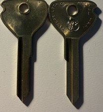 2 Opel Key Blanks O72a