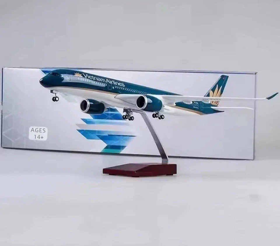 New 18+ Inch Vietnam Airlines A350 Passenger Airplane With Led Lights - Image 3 of 4