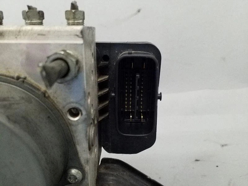 2009-2010 Toyota Corolla ABS Pump Actuator Assembly OEM | No Stability Control Foto 4 de 4