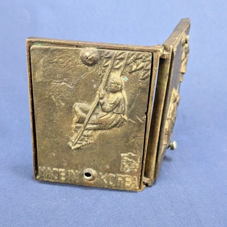 Marco doble Corea vintage - bronce ornamentado con relieve escénico - falta vidrio Foto 2 de 4