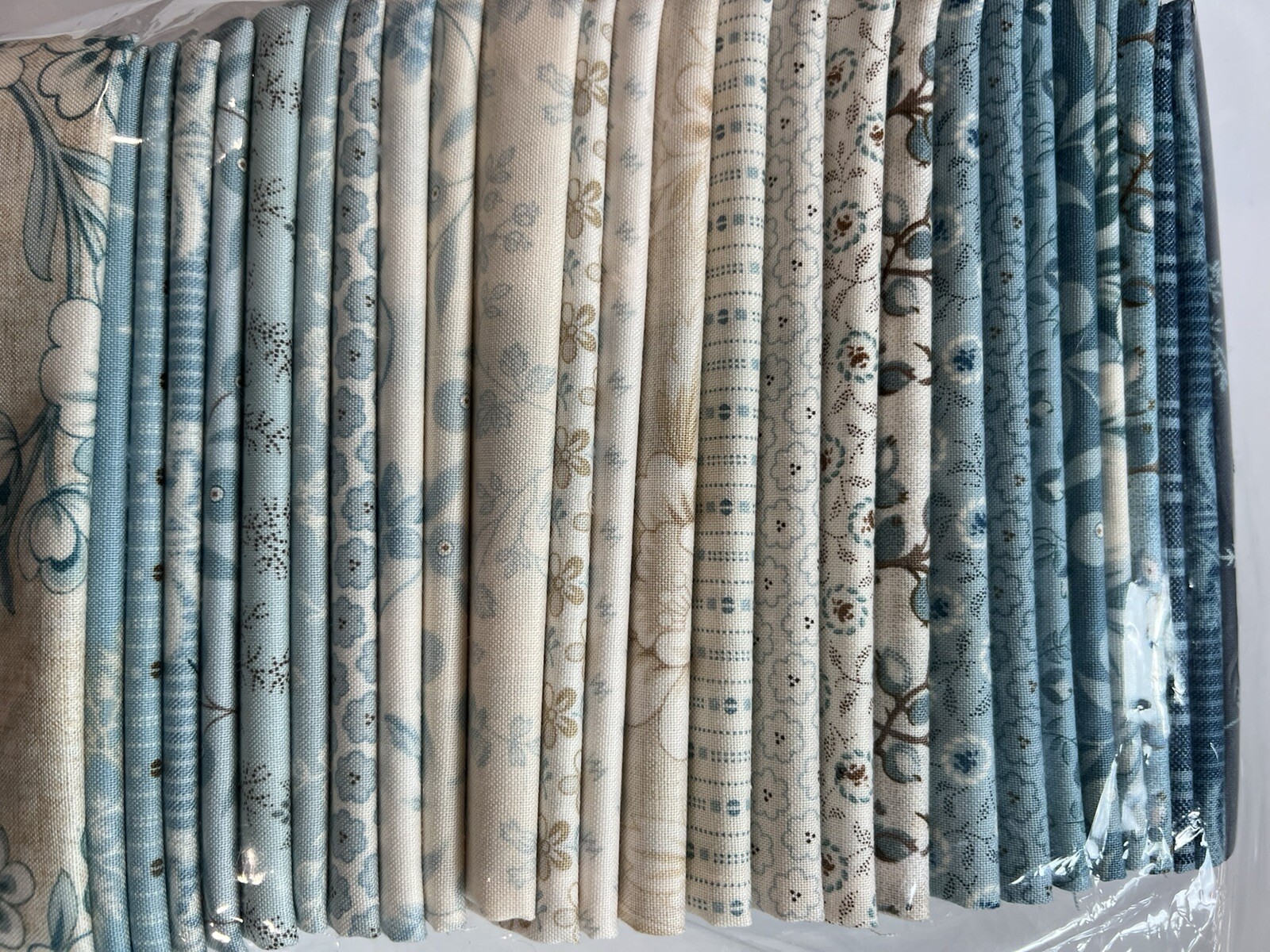 Laundry Basket Quilts Bluebird Fabric Kit 27 Fat Quarters Bluebird