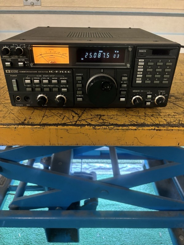 ICOM IC-R7000 Communications Receiver Tested Works Great Ham Radio