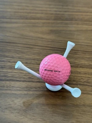 Sammlerstück Richard Mille/Bubba Watson handsignierter Volvik 3 Golfball pink Geschenk - Bild 1 von 4