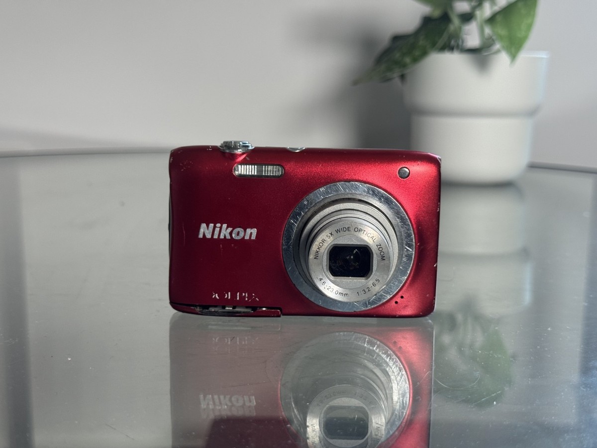 Nikon COOLPIX A100 Red 20.0MP Zoom 5x Compact Digital cam +