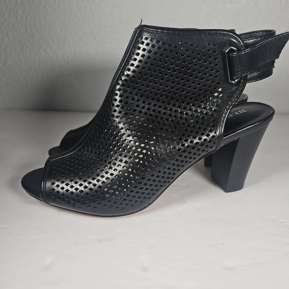 Tacones botín de cuero sintético Merona para mujer perforados 8,5 negros Foto 3 de 4
