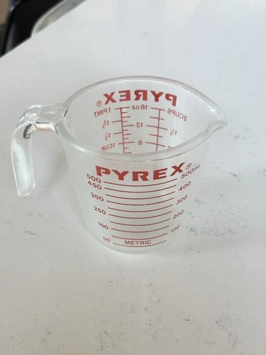 Vintage 2 Cup 16 oz Pyrex 516 Glass Red Letter Measuring Cup Open End Handle USA