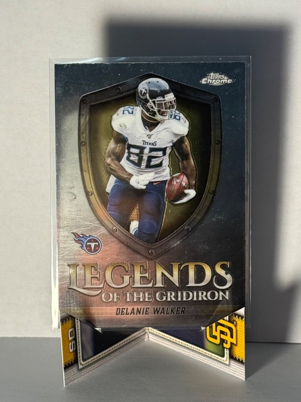 2025 Topps Chrome - Legends of the Gridiron Delanie Walker #LOG-30