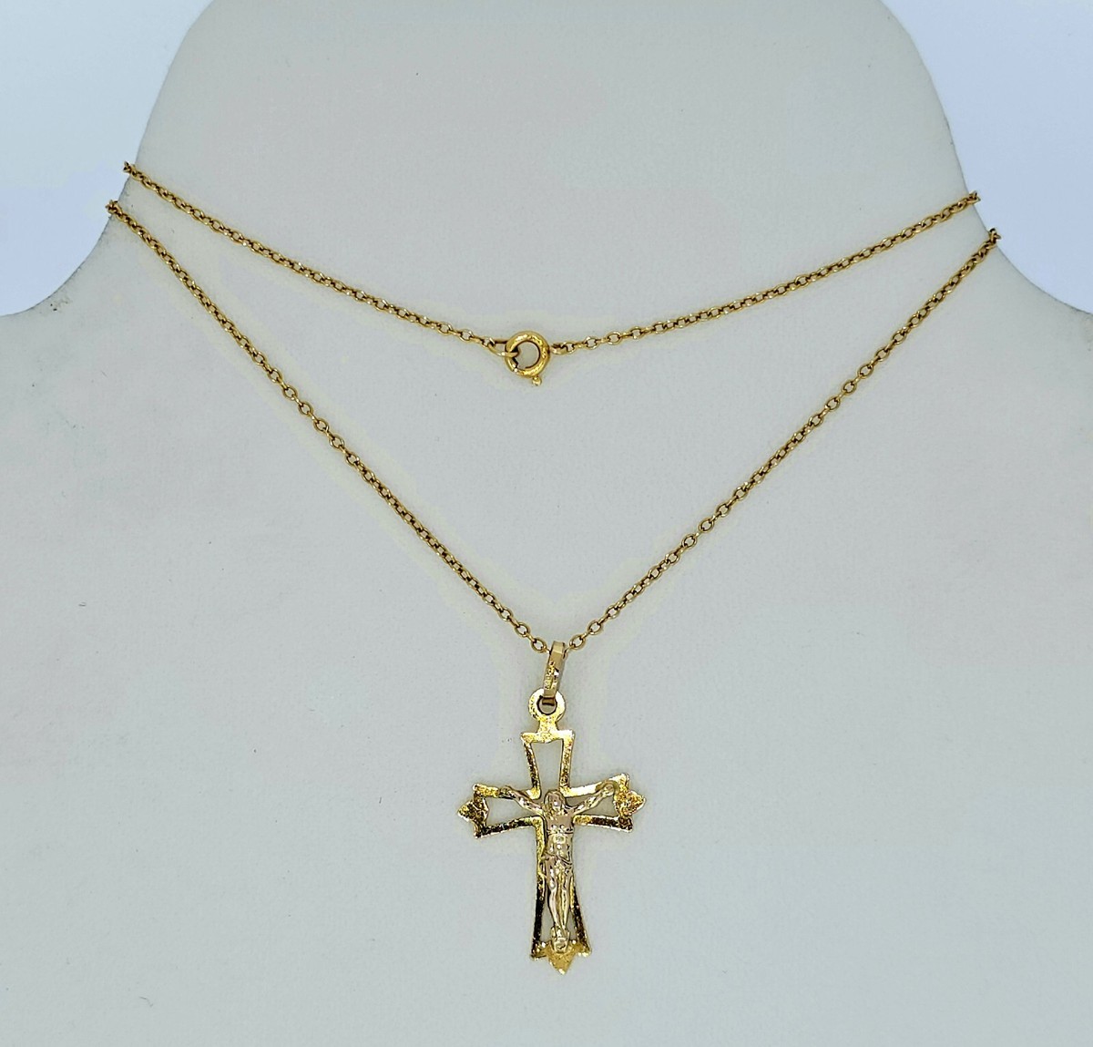 Vintage 14K Yellow Gold Crucifix Cross Pendant Necklace