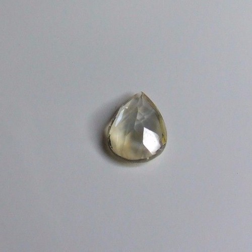 Pale lemon yellow citrine natural gemstone..2.51 Carat..11.7 x 8.1 x 4.8 mm gem - Foto 4 di 4