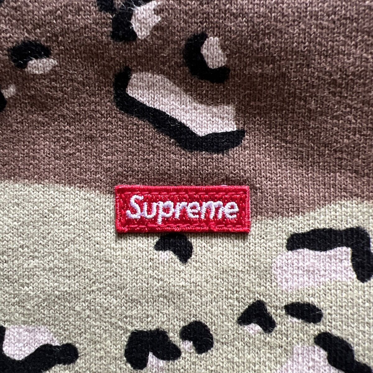 SUPREME FW20 - Chocolate Chip Camo Small Box Crewneck SUPREME FW20 - Chocolate Chip Camo Small Box Crewneck