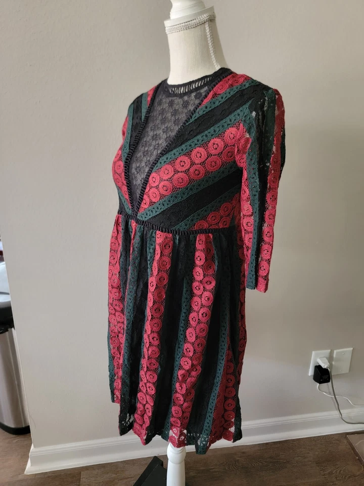 XHILARATION Mystic Rojo Negro Encaje Superpuesto Mini Vestido Talla XS Foto 3 de 4
